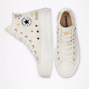 Converse “IT’S OKAY TO WANDER”